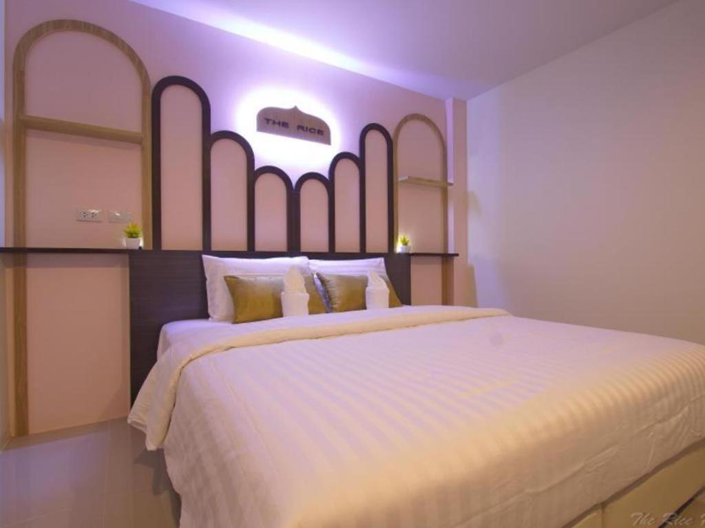 The Rice Hotel Roi Et Luaran gambar
