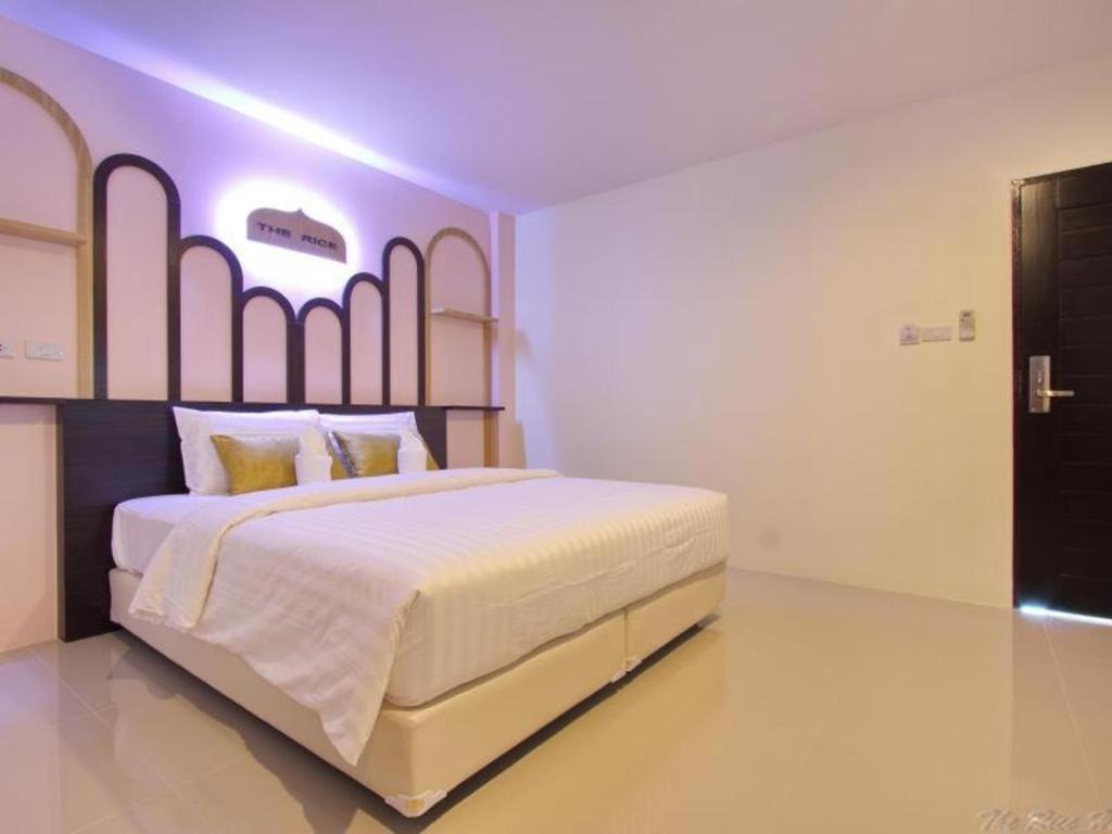 The Rice Hotel Roi Et Luaran gambar
