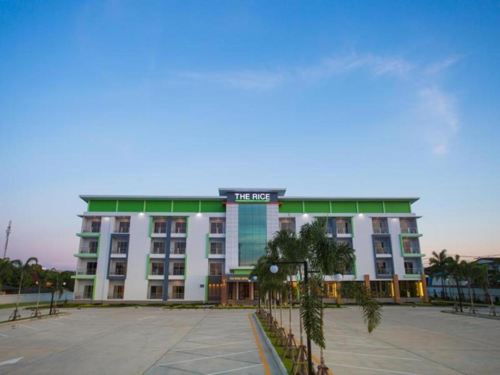 The Rice Hotel Roi Et Luaran gambar