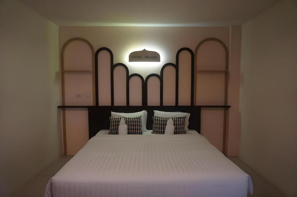 The Rice Hotel Roi Et Luaran gambar