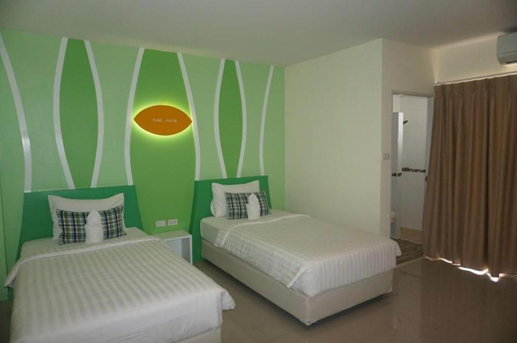 The Rice Hotel Roi Et Luaran gambar