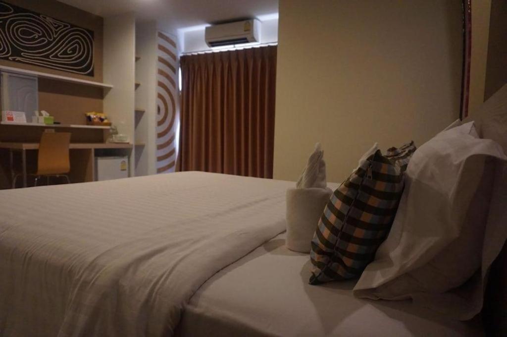 The Rice Hotel Roi Et Luaran gambar