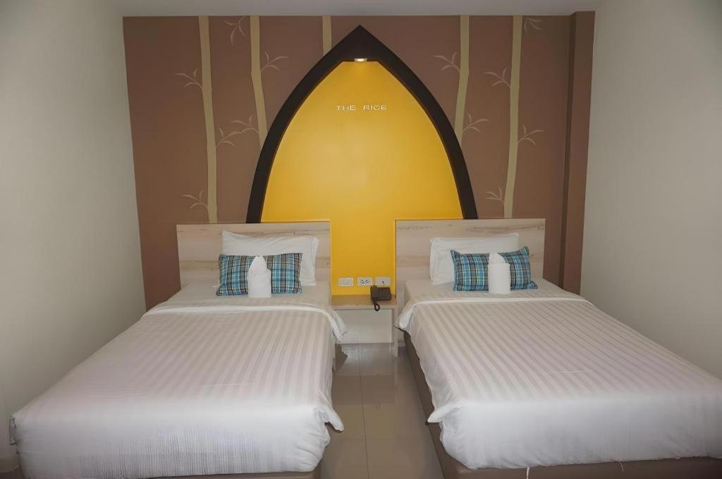 The Rice Hotel Roi Et Luaran gambar