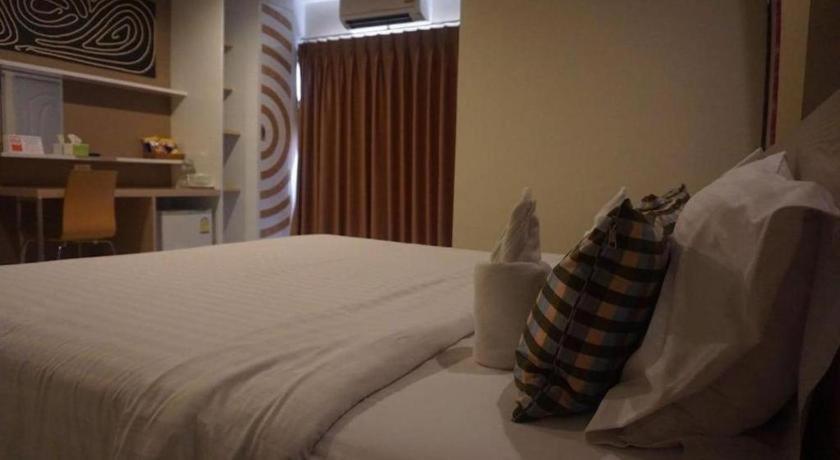 The Rice Hotel Roi Et Luaran gambar