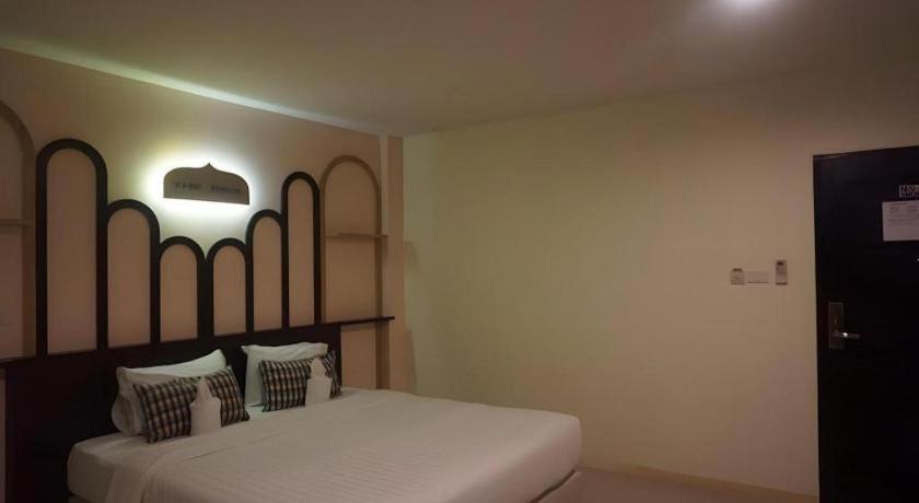 The Rice Hotel Roi Et Luaran gambar