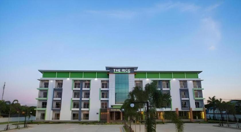 The Rice Hotel Roi Et Luaran gambar