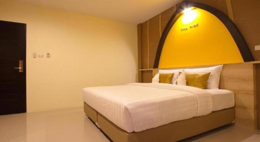 The Rice Hotel Roi Et Luaran gambar