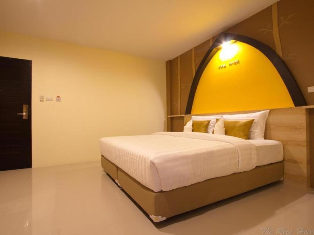 The Rice Hotel Roi Et Luaran gambar