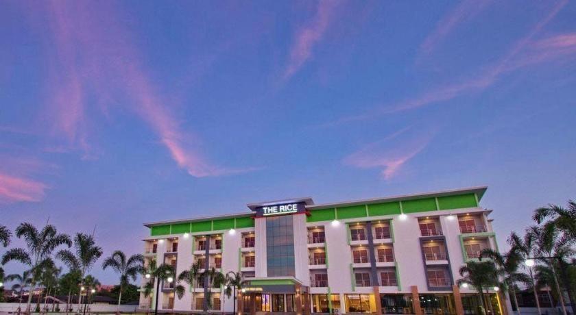 The Rice Hotel Roi Et Luaran gambar
