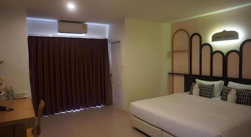The Rice Hotel Roi Et Luaran gambar